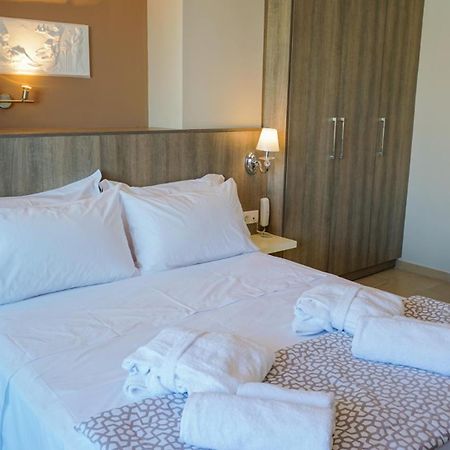 Agnes Deluxe Hotel Pefkochori Kamer foto