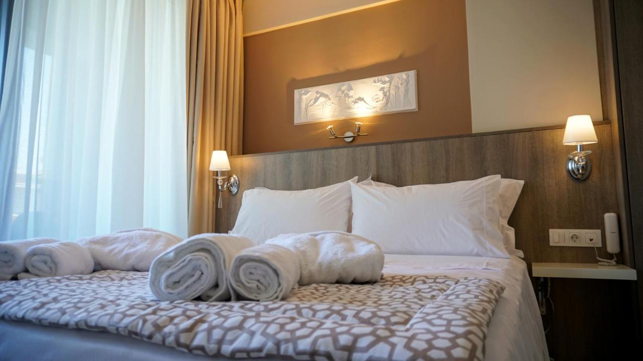 Agnes Deluxe Hotel Pefkochori Buitenkant foto